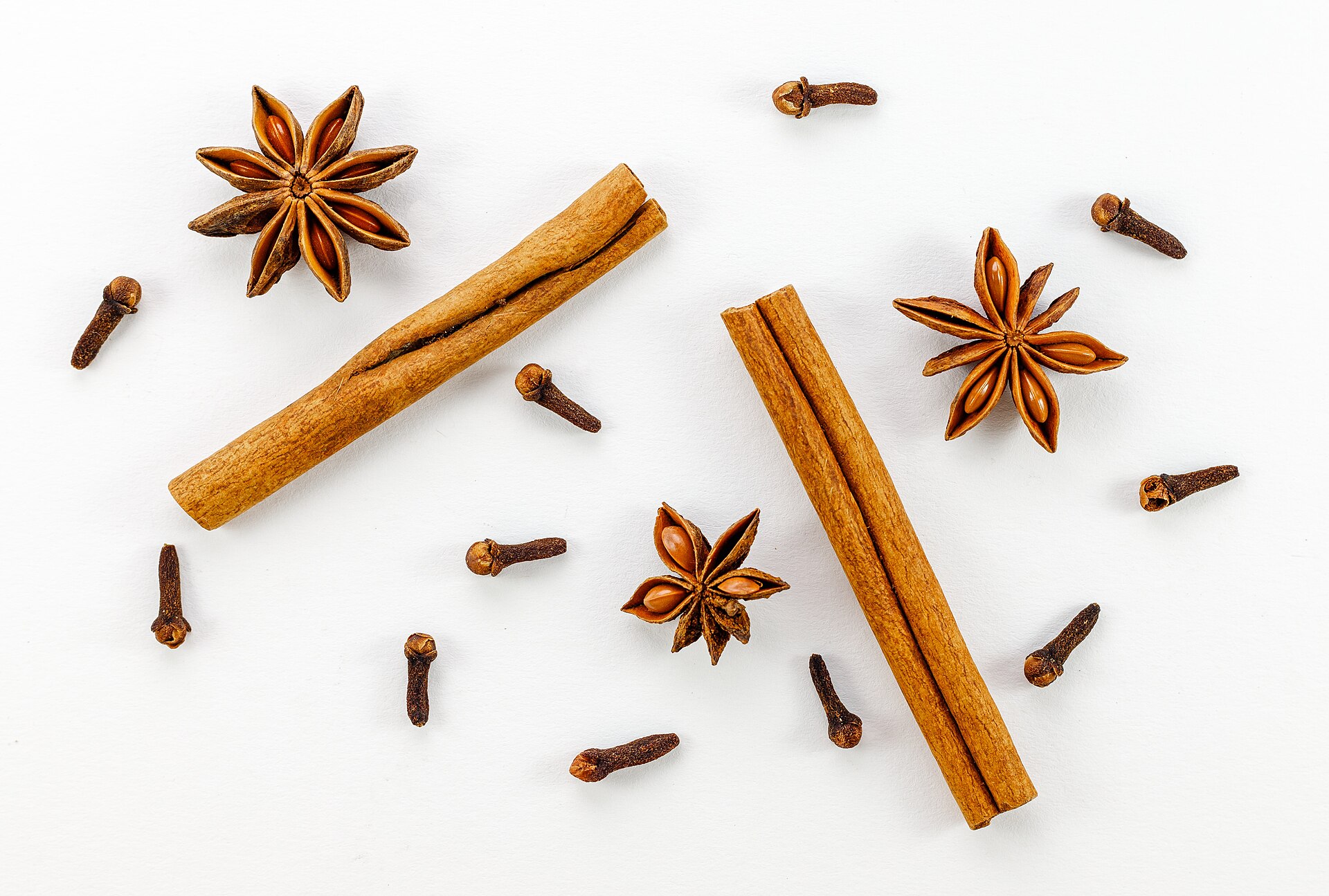 Cinnamon sticks, star anise and cloves